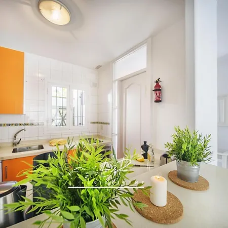 Enjoy2rent Fantastic Apartment, Lunamar Apartament *